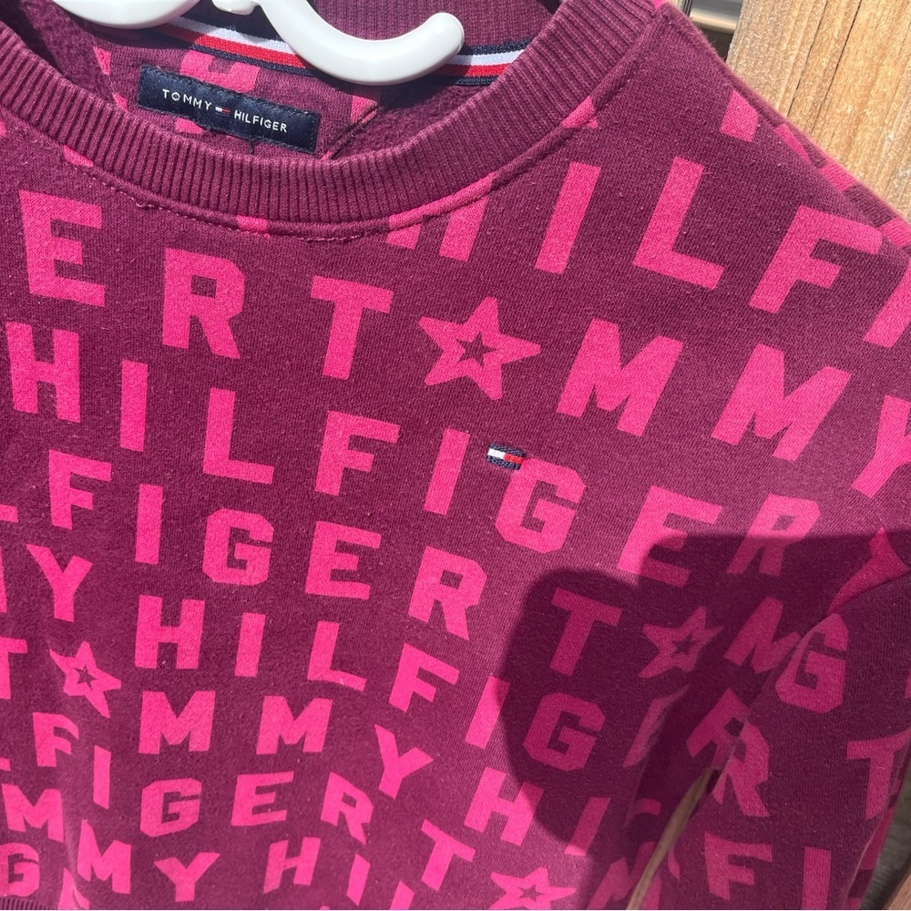 Tommy Hilfiger girls crewneck sweater size medium (8-10) gently used - Picture 2 of 5